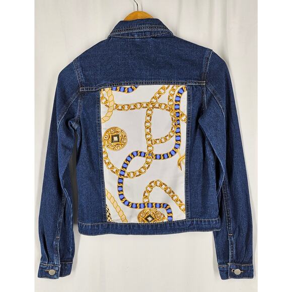 BRIT.NY WOMEN'S BLUE JEAN JACKET W/ SEWN ART CHAIN DESIGN PATCH ON BACK SIZE XS - Picture 2 of 8